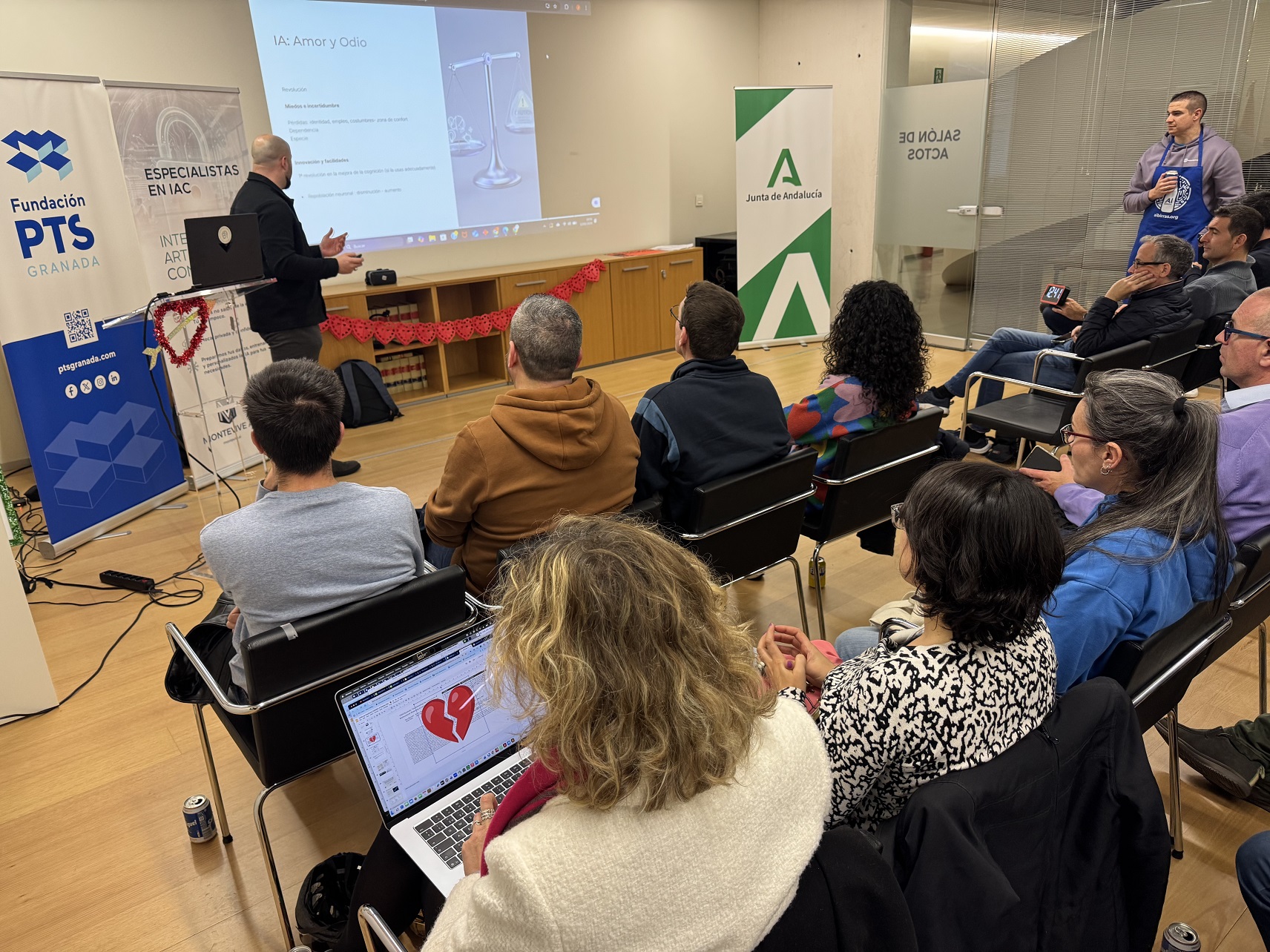 Videojuegos, salud digital y transparencia algorítmica: la IA a debate en el 7º AiBirras en Fundación PTS Granada